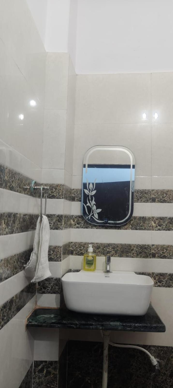 Jpm Guest House Varanasi Exterior foto